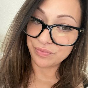 Meet your Posher, Davina